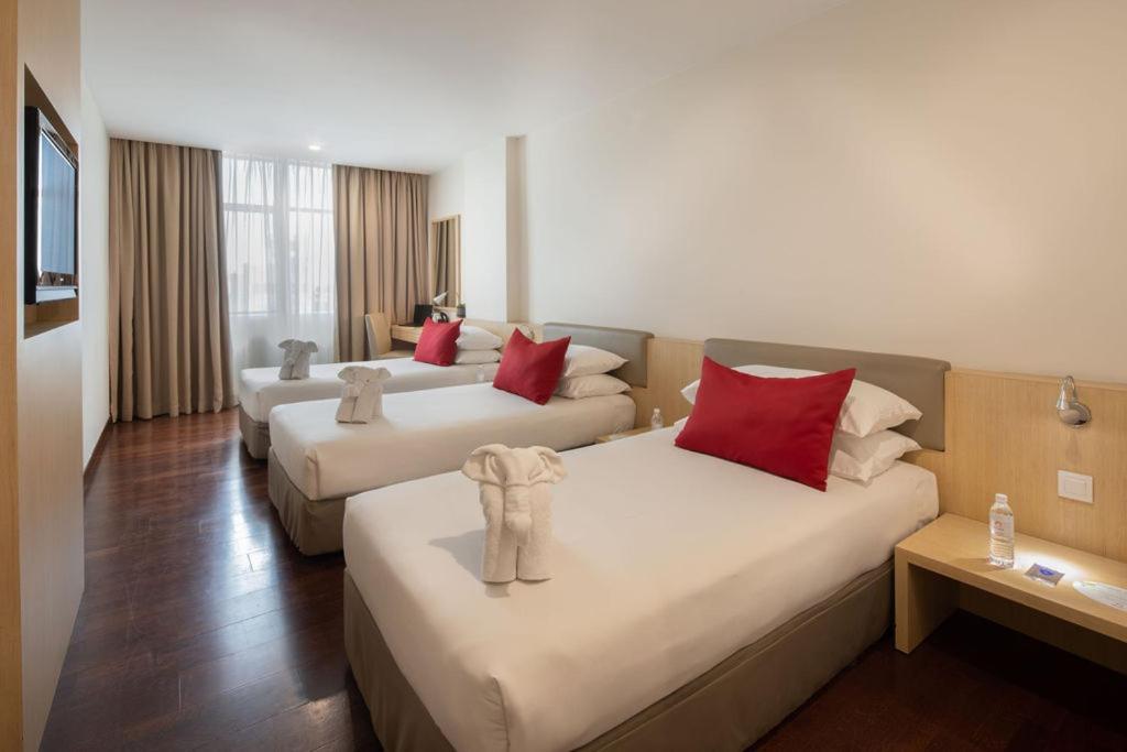 Rocana Hotel Куантан Екстер'єр фото