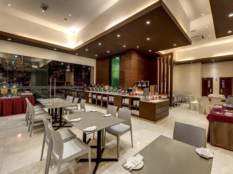 Rocana Hotel Куантан Екстер'єр фото