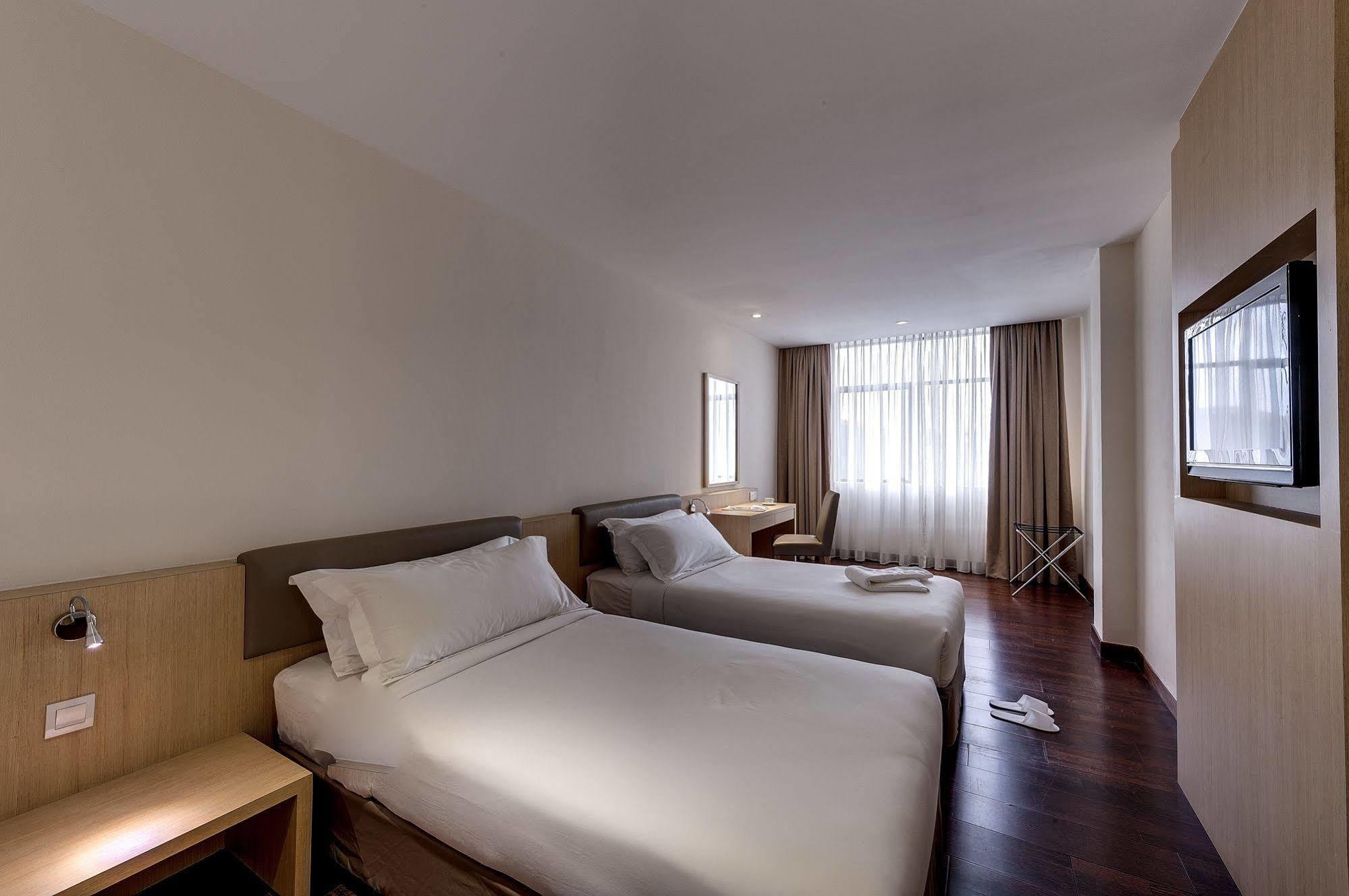 Rocana Hotel Куантан Екстер'єр фото